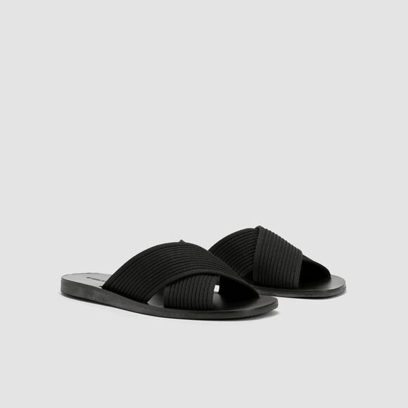 NEW EVERLANE The Day Crossover Sandal in black knit - Picture 5 of 8
